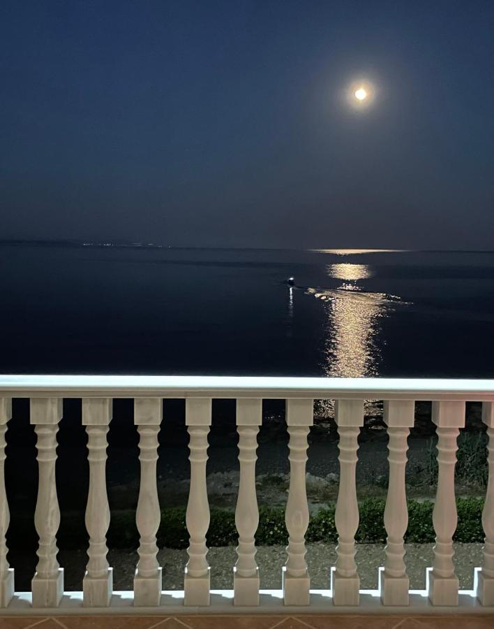 Marine Apartments Venetiko Paralia Agias Foteinis Exterior foto